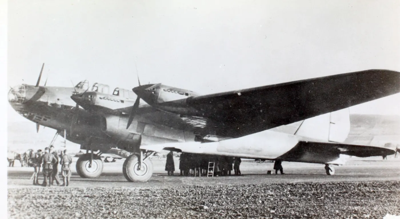 Pe-8 ağır bombardıman uçağı