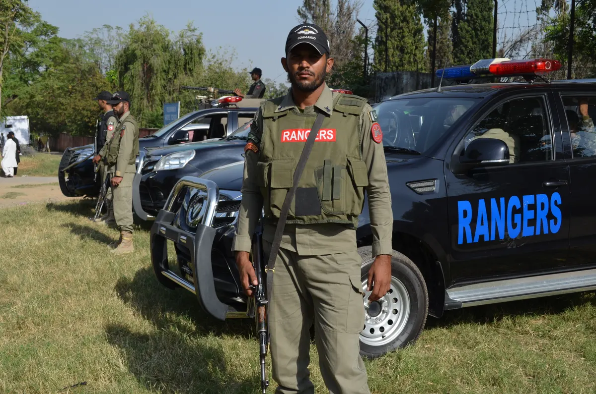Pakistan Rangers askerleri