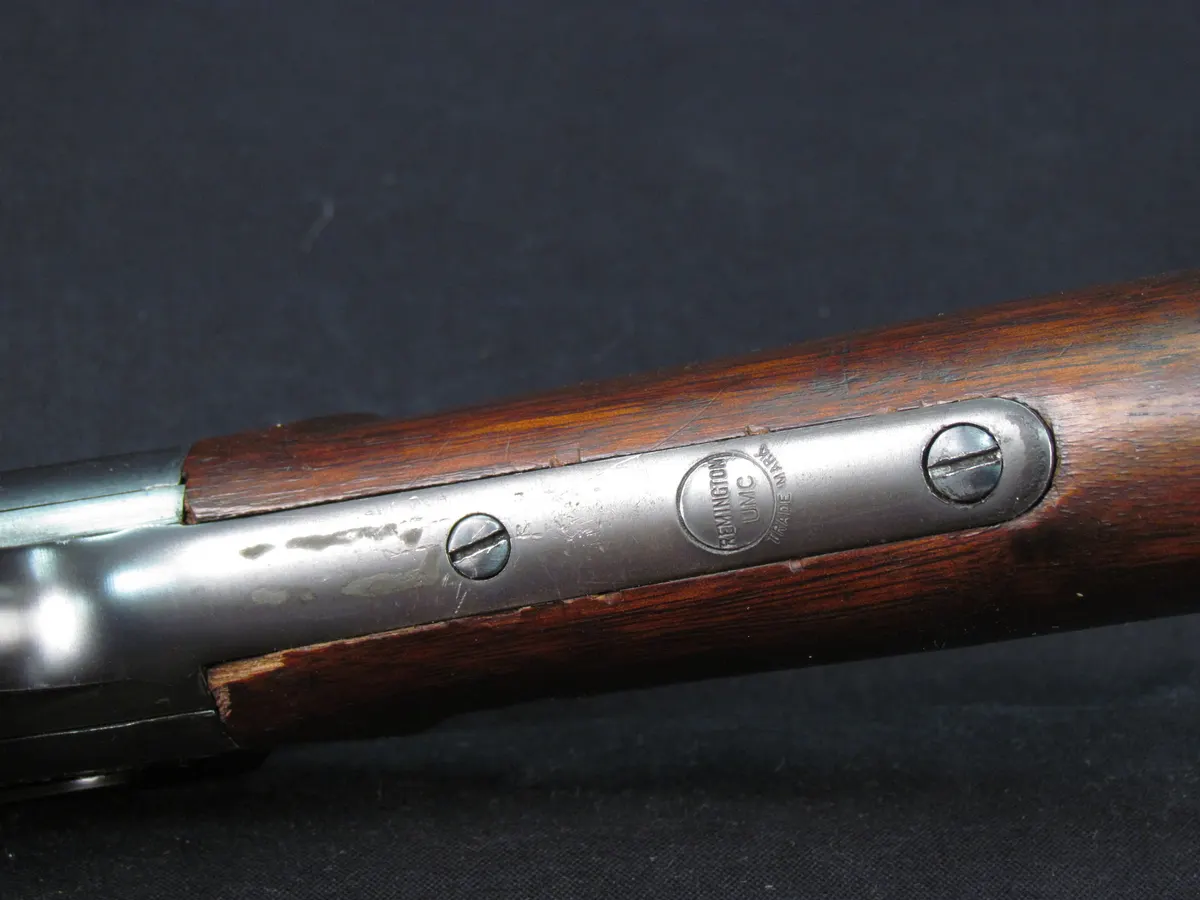 Remington Model 8 yarı otomatik tüfeğin sağ yan profili