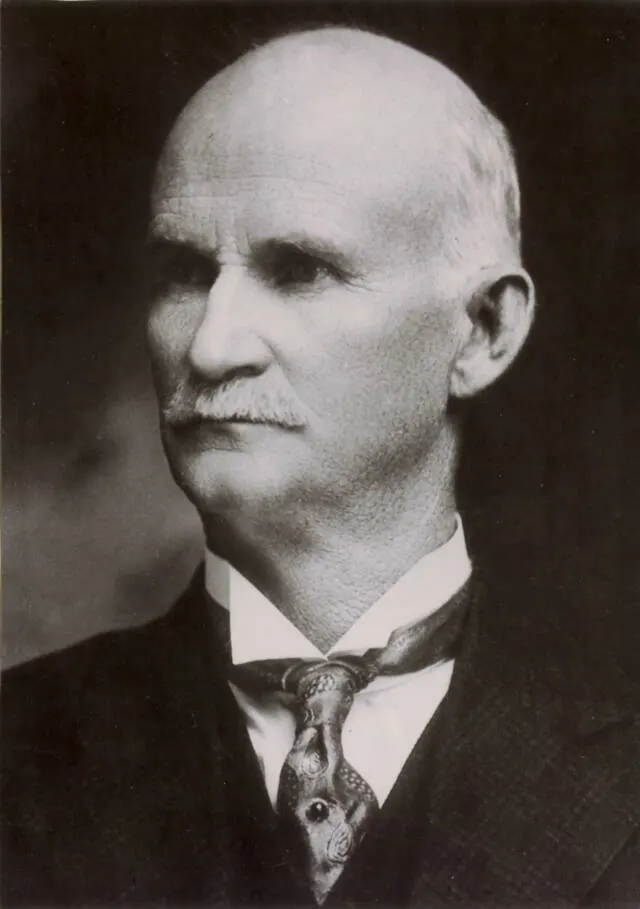 Silah tasarımcısı John Browning'ın portre fotoğrafı