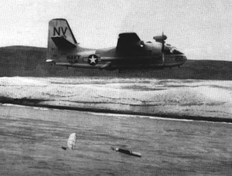 S-2D Tracker denizaltı düşman