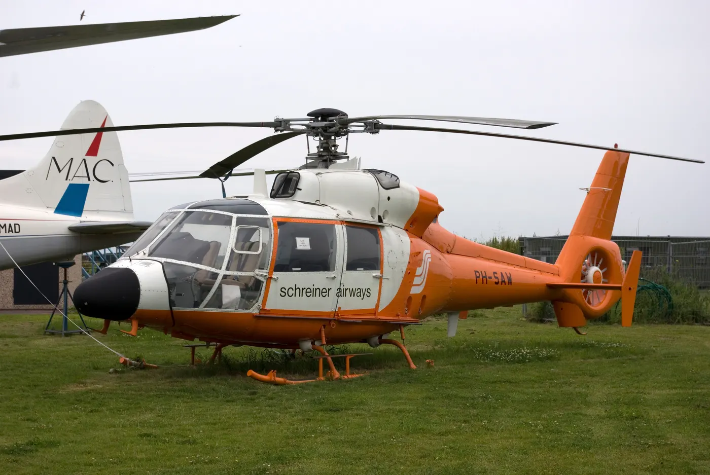 SA 365 C Dauphin 2
