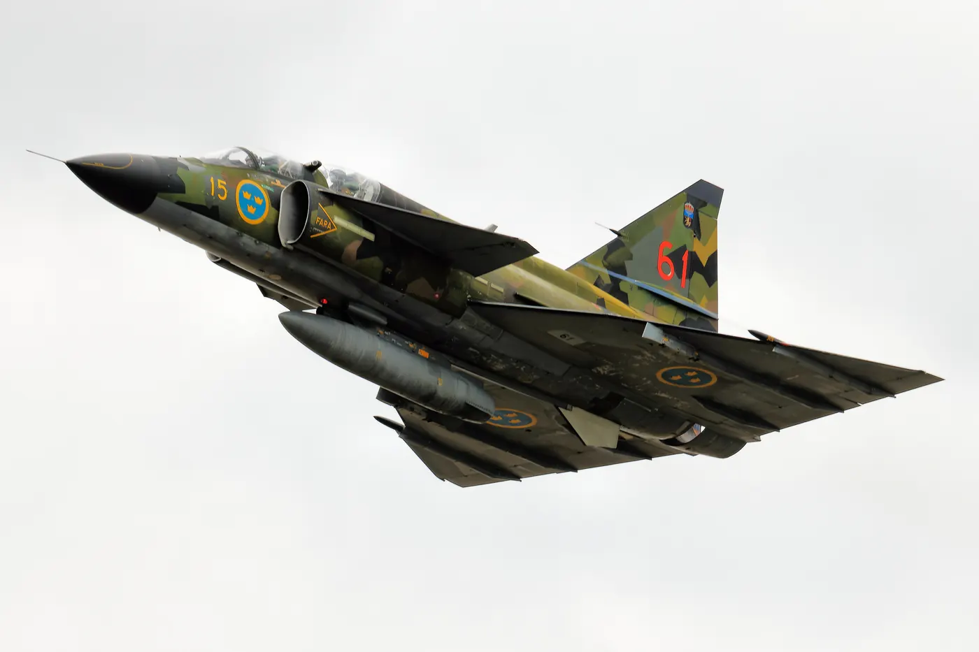 Saab 37 Viggen İsveç saldırı uçağı