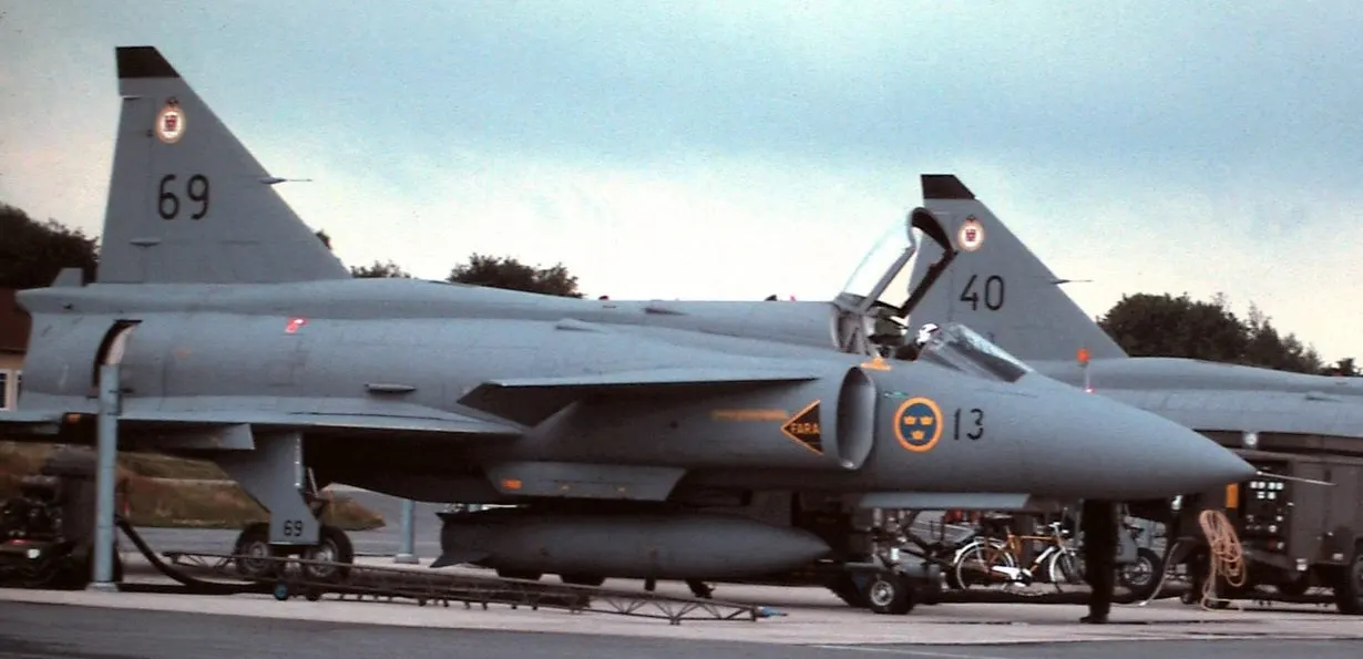 Saab JA 37 Viggen avcı uçak