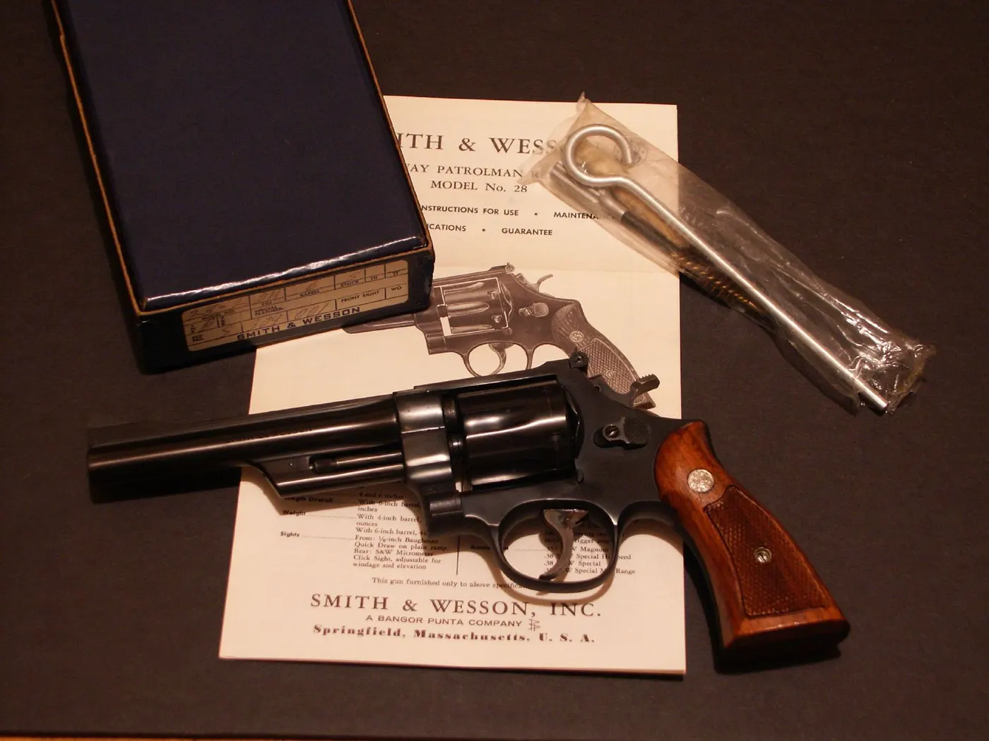 Smith & Wesson Model 25 revolveri