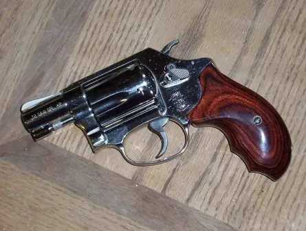 Smith & Wesson Model 37 revolveri
