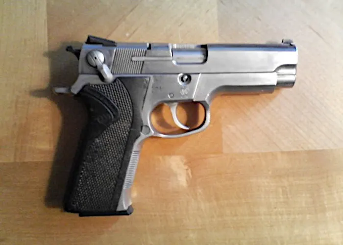 Smith & Wesson Model 4006