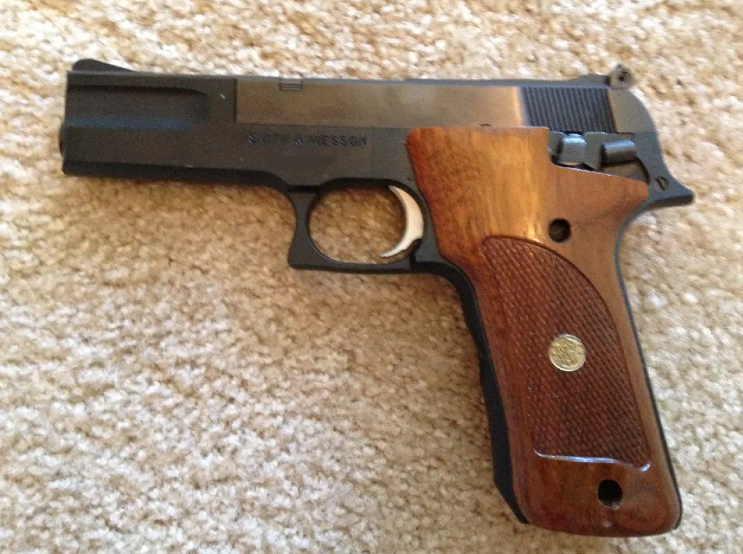Smith & Wesson Model 422