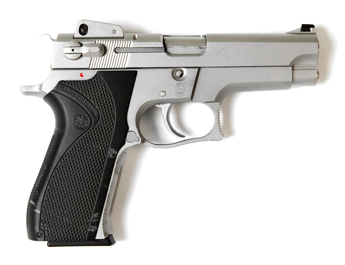 Smith & Wesson Model 5906 tabancası