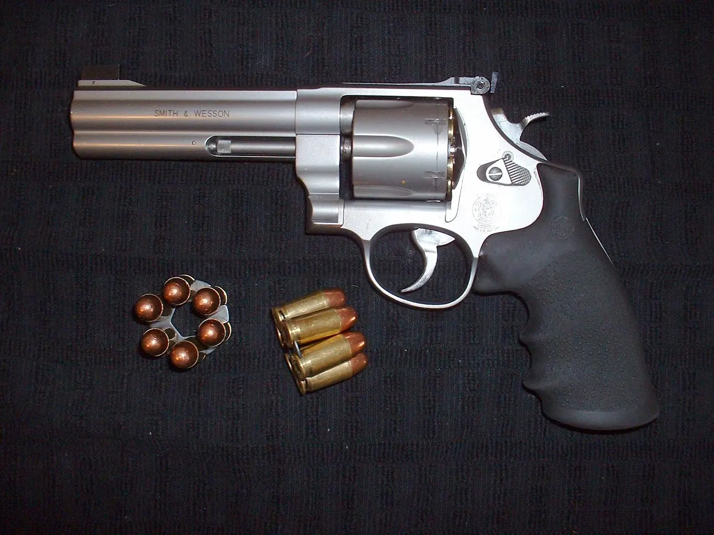 Smith & Wesson Model 625 revolveri