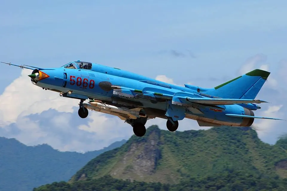 Sukhoi Su-17