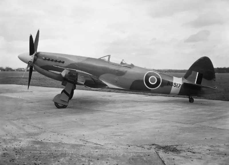 Supermarine Spiteful İngiliz avcısı