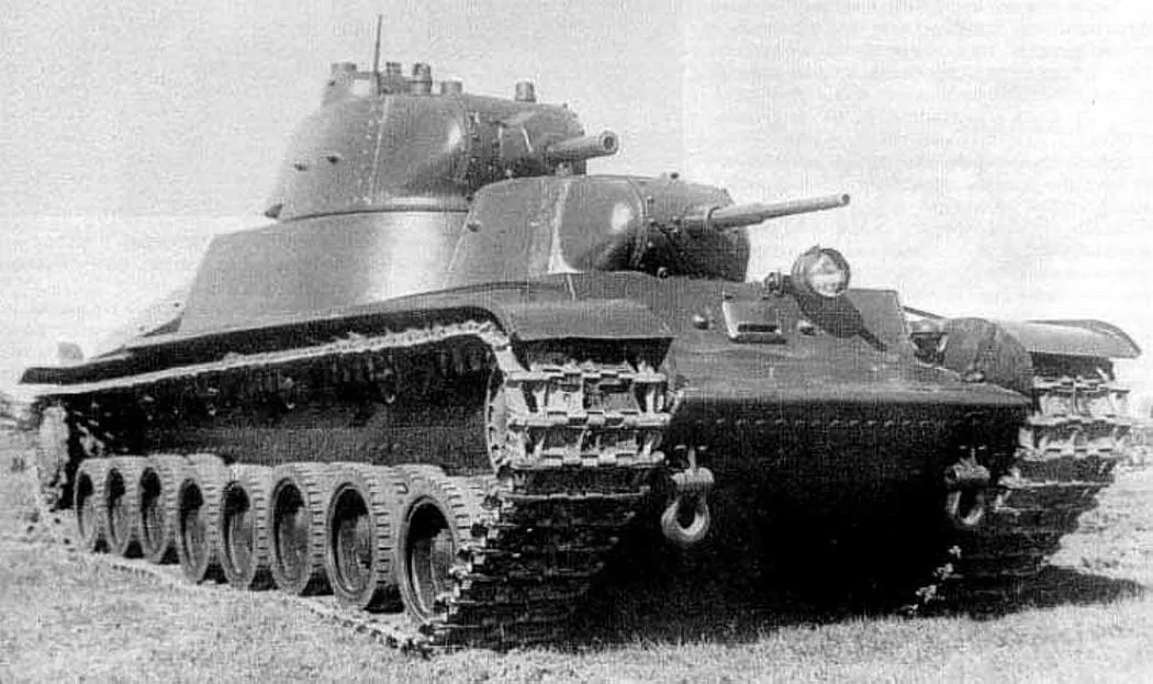T-100 tankı