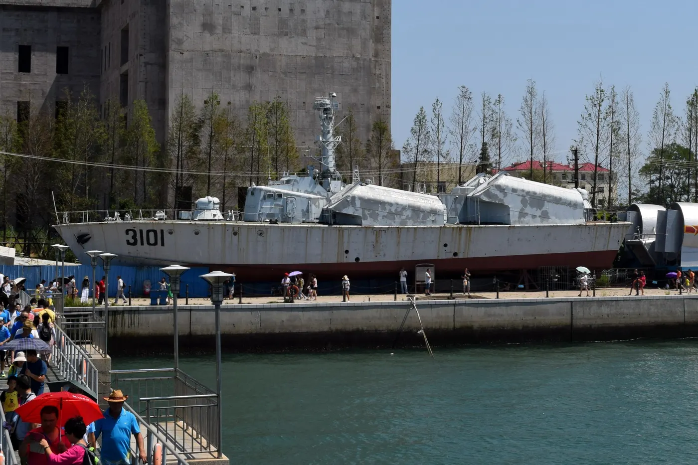 Type 021 sınıfı füzeli muharebe gemisi