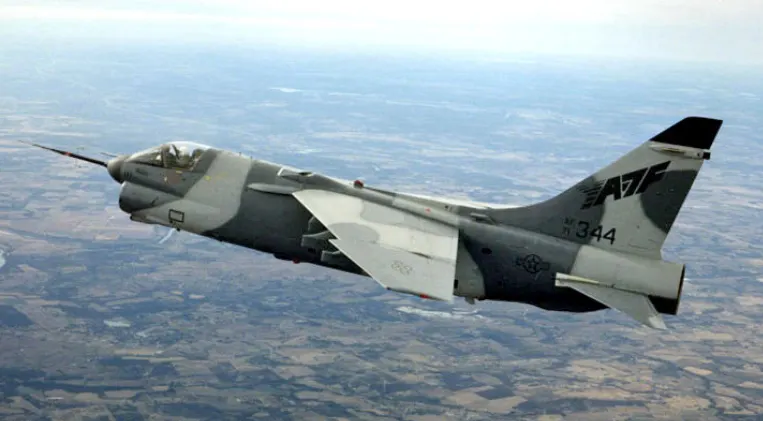 YA-7F Corsair II saldırı prototipi