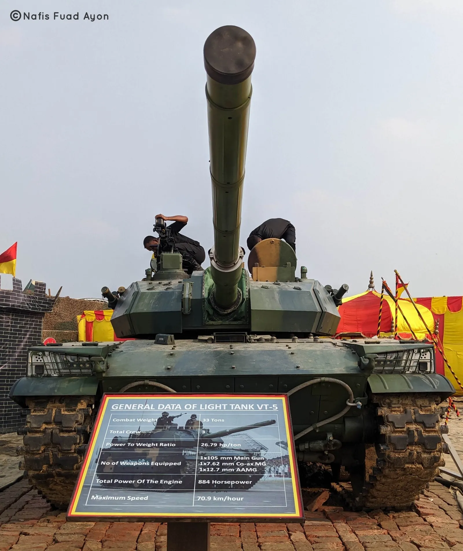 VT-5 hafif tankı
