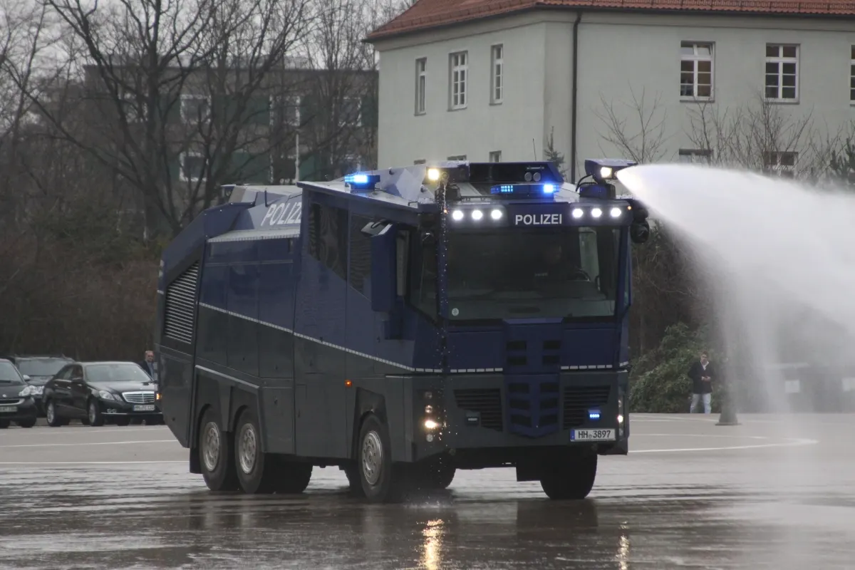 Wasserwerfer 10000