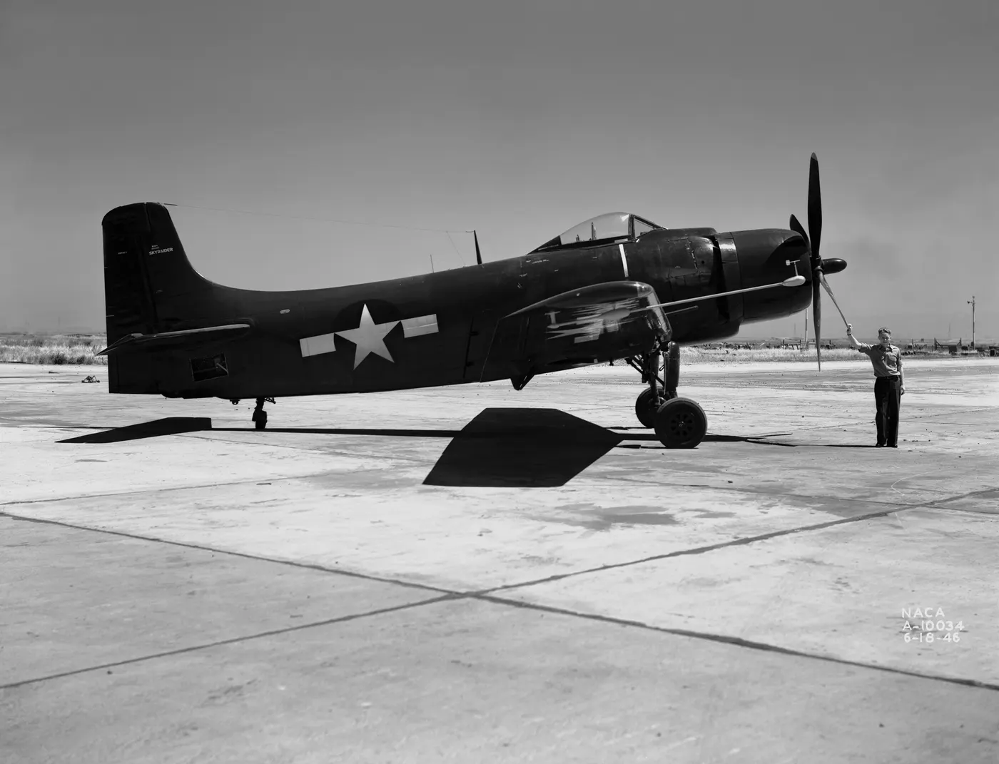 XBT2D-1 Skyraider bombardıman prototipi