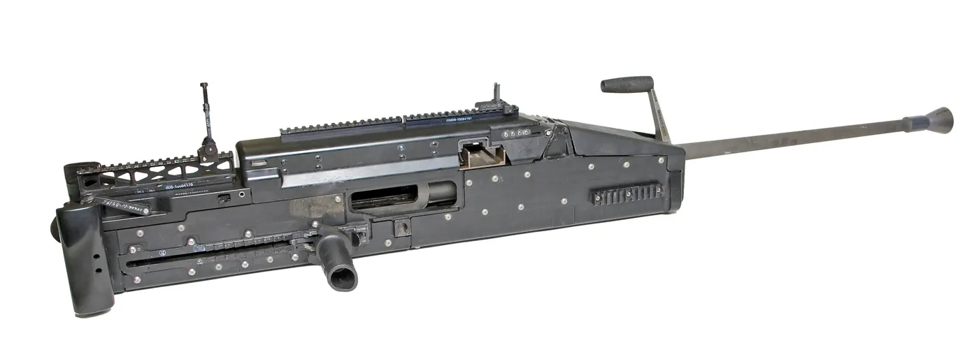 XM806