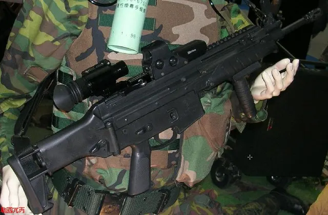 XT-97 assault rifle